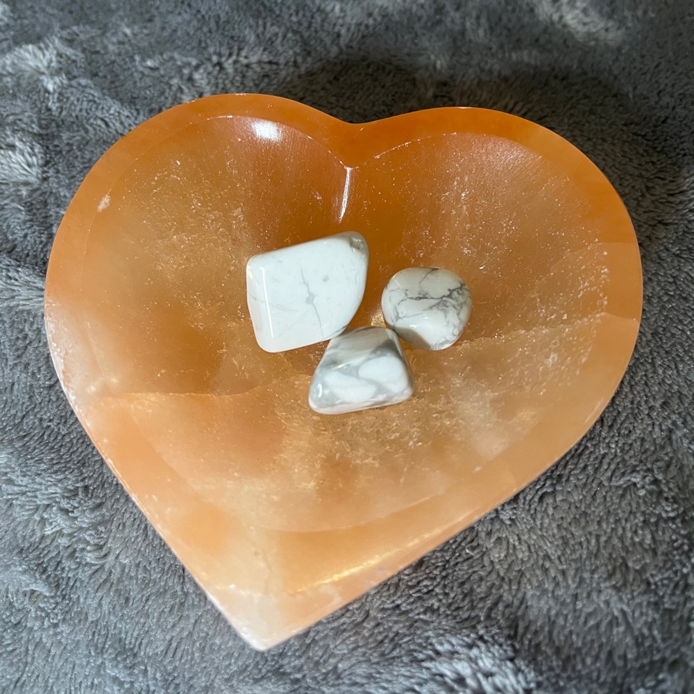 Howlite Tumble